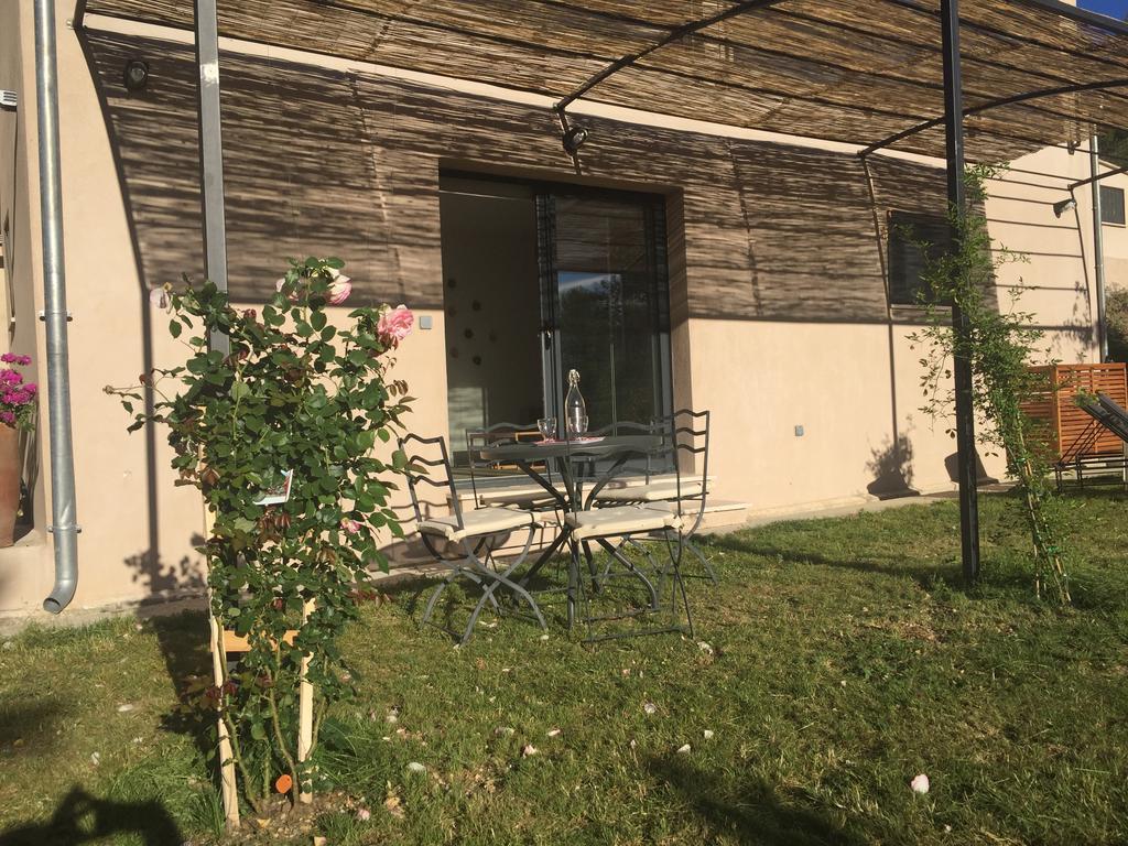 Le Gite Des Cadieres Apartment Evenos Exterior photo