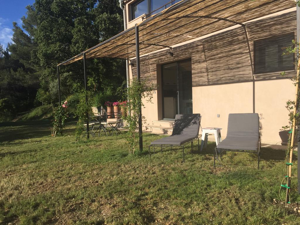 Le Gite Des Cadieres Apartment Evenos Exterior photo